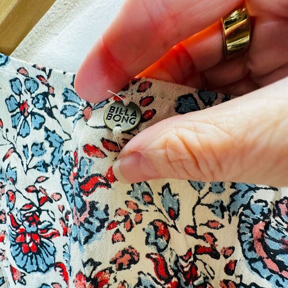 Billabong Cream Dusty Blue & Red Faux Wrap Deep-V Ruffle Hem Sleeveless Romper M - Picture 8 of 16